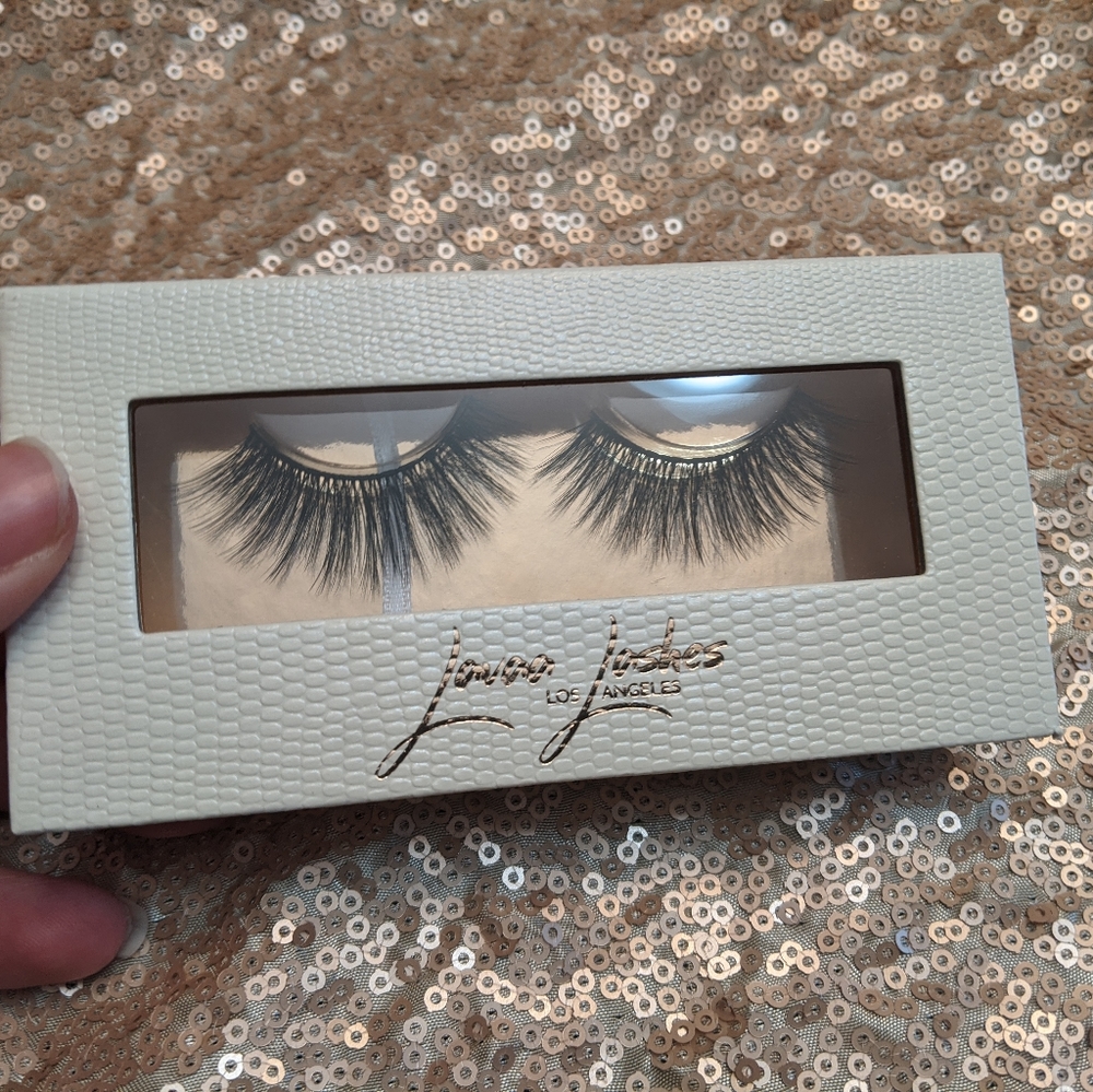 Faux mink lashes